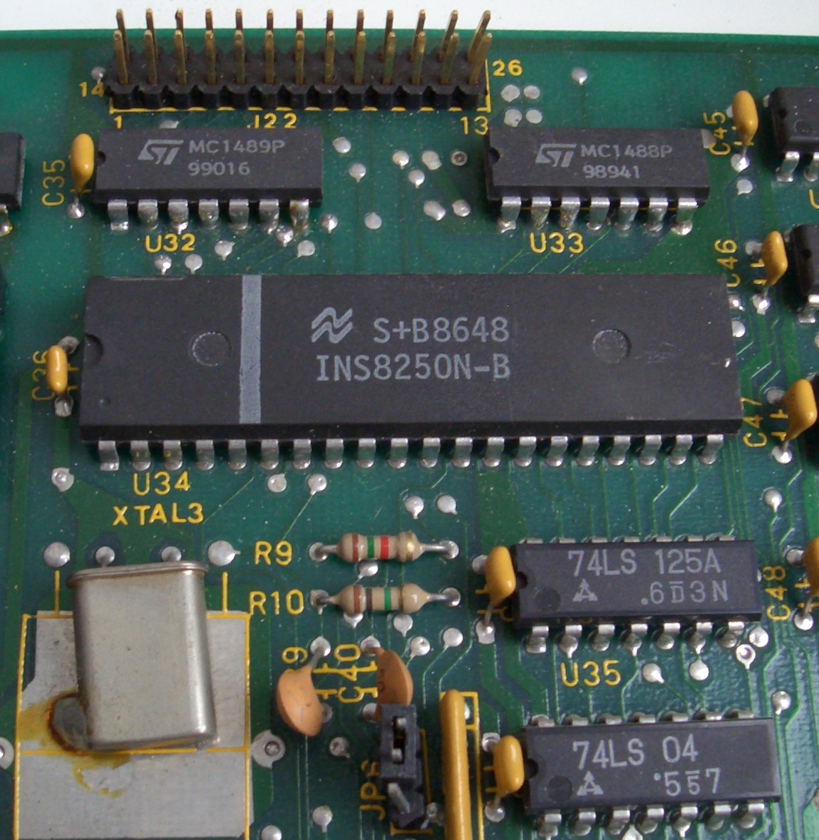 印刷电路板上的 UART 芯片8250