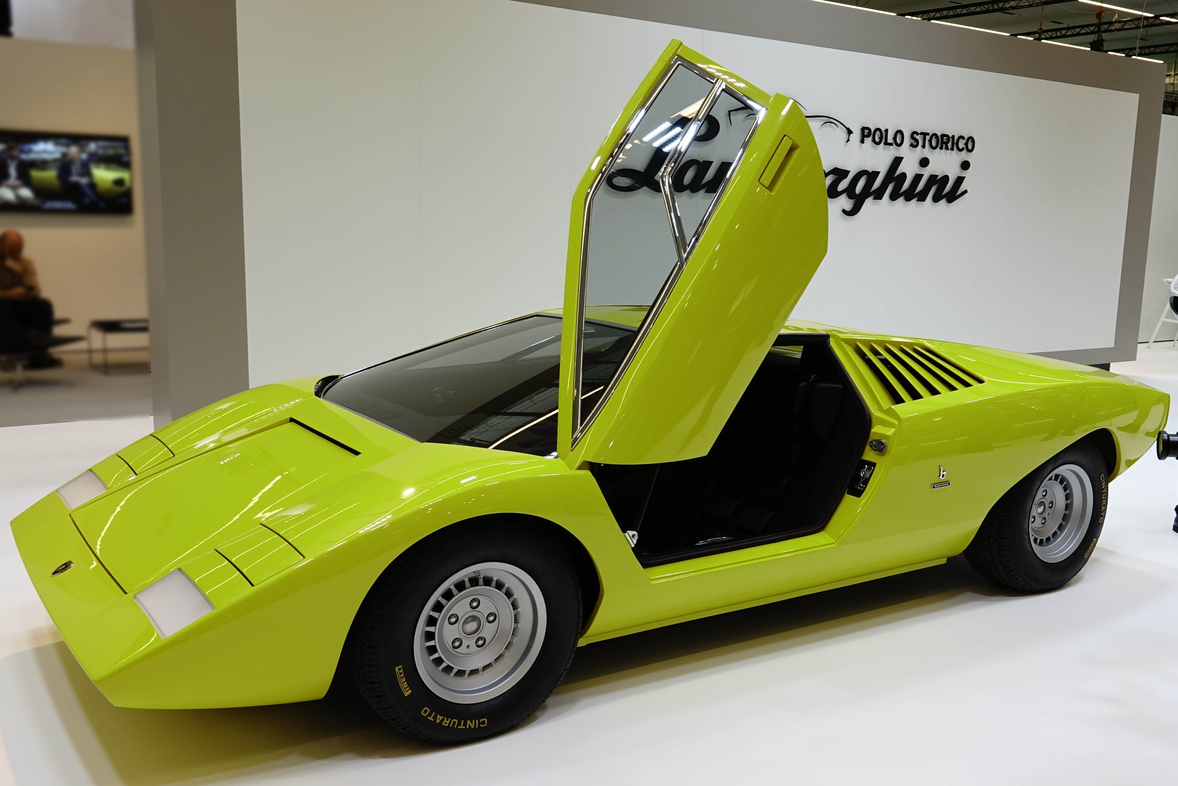 2022 年 Retromobile 车展上再现的兰博基尼 Countach LP500 原型车